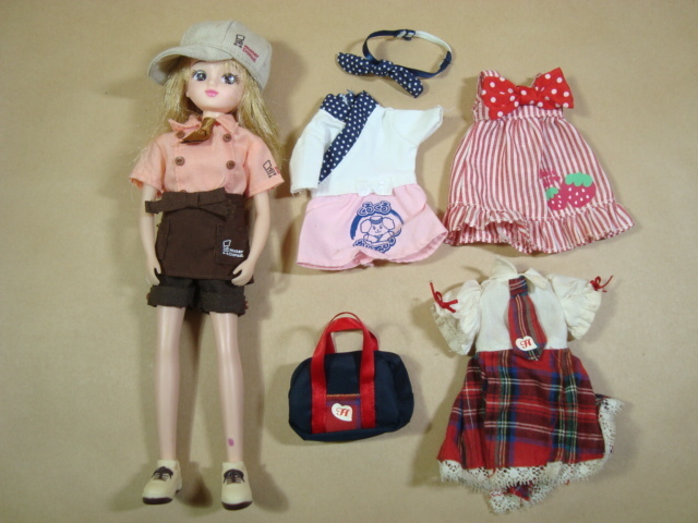 タカラ★リカちゃん★人形1体+洋服コスチューム(ミスド くるくる回転寿司 他)★まとめて拍卖