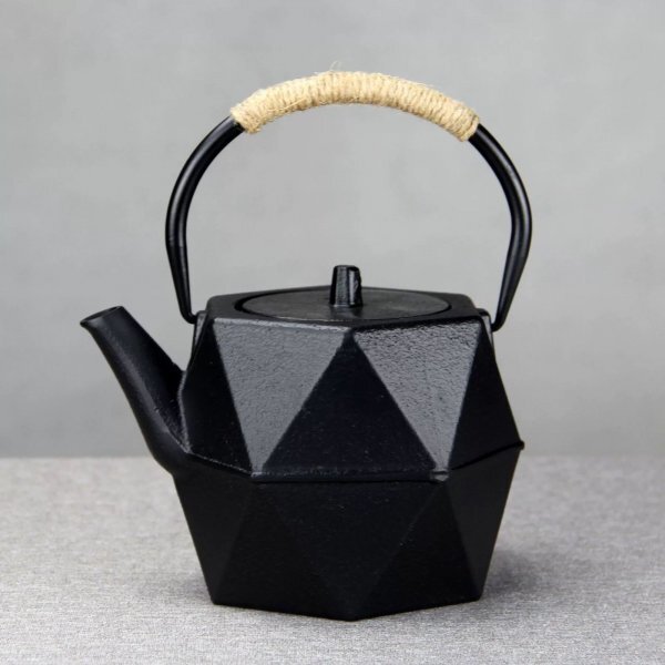 1200ml鉄瓶 鋳鉄ケトル 直火可 南部鉄器 やかん 鉄分補給 鉄器 鋳物 茶道道具 茶こし付き拍卖