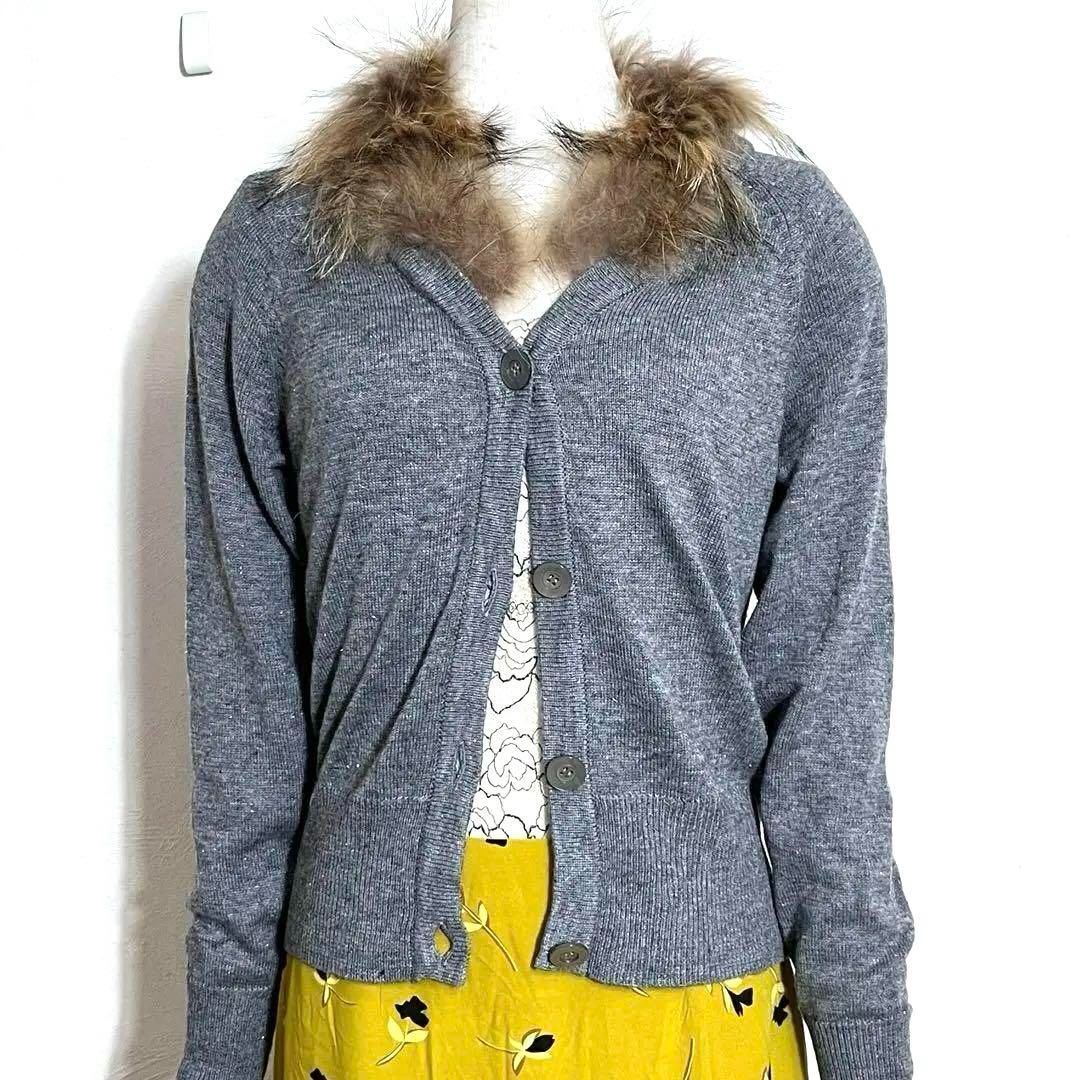美品 トータリテ グレー ウール リアルファーネック フロントボタン ニットカーディガン 38・M レディース 3345拍卖