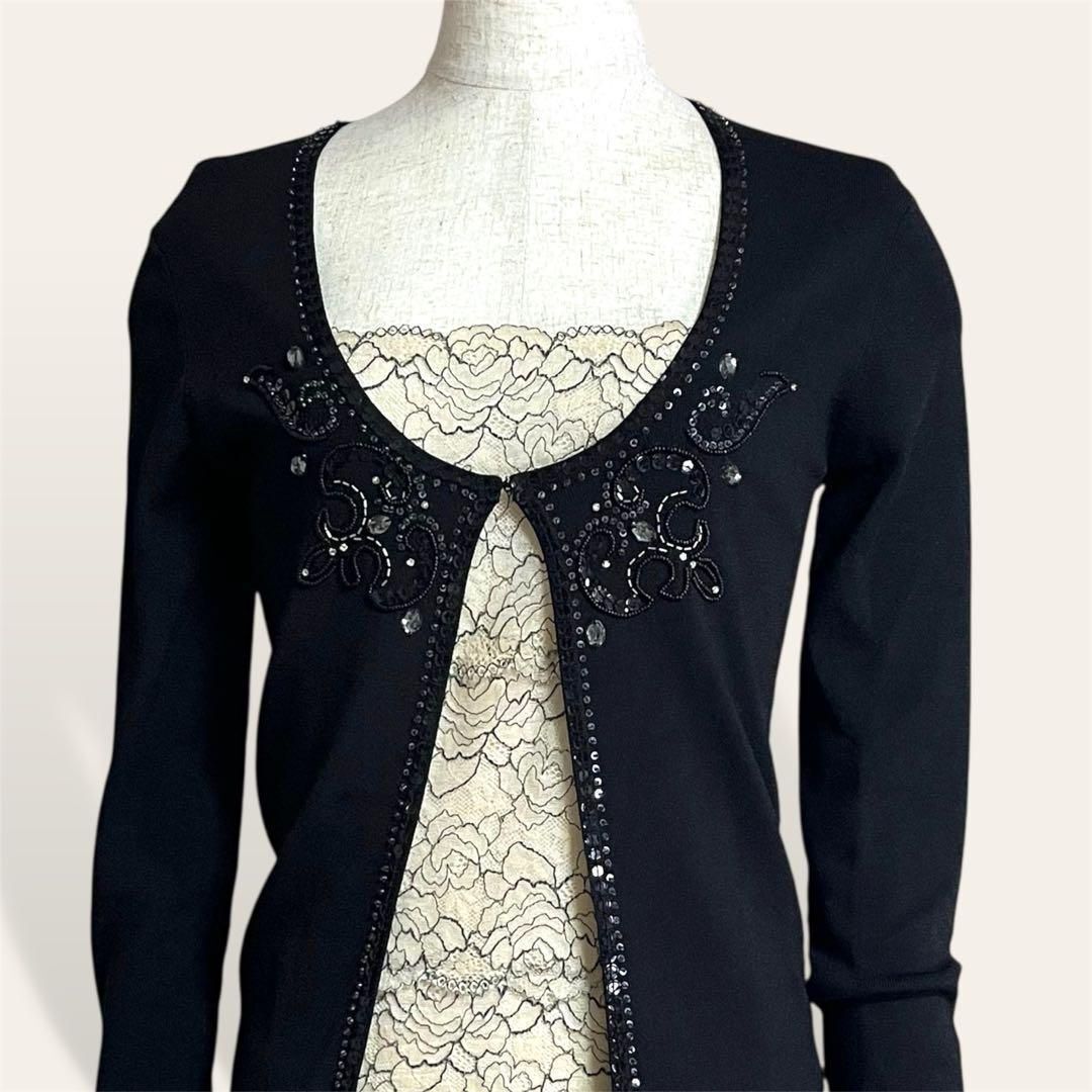 美品 インディヴィ INDIVI 黒 華やかビジュー スパンコール ニットカーディガン 05・S レディース 4094拍卖