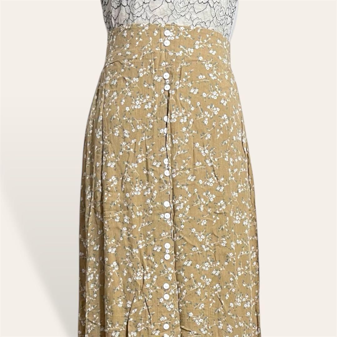 極美品 アズールバイマウジー イエロー ナチュラル系 フラワー柄 小花模様 フェイク飾りボタン マキシ丈 ロングスカート M レディース拍卖
