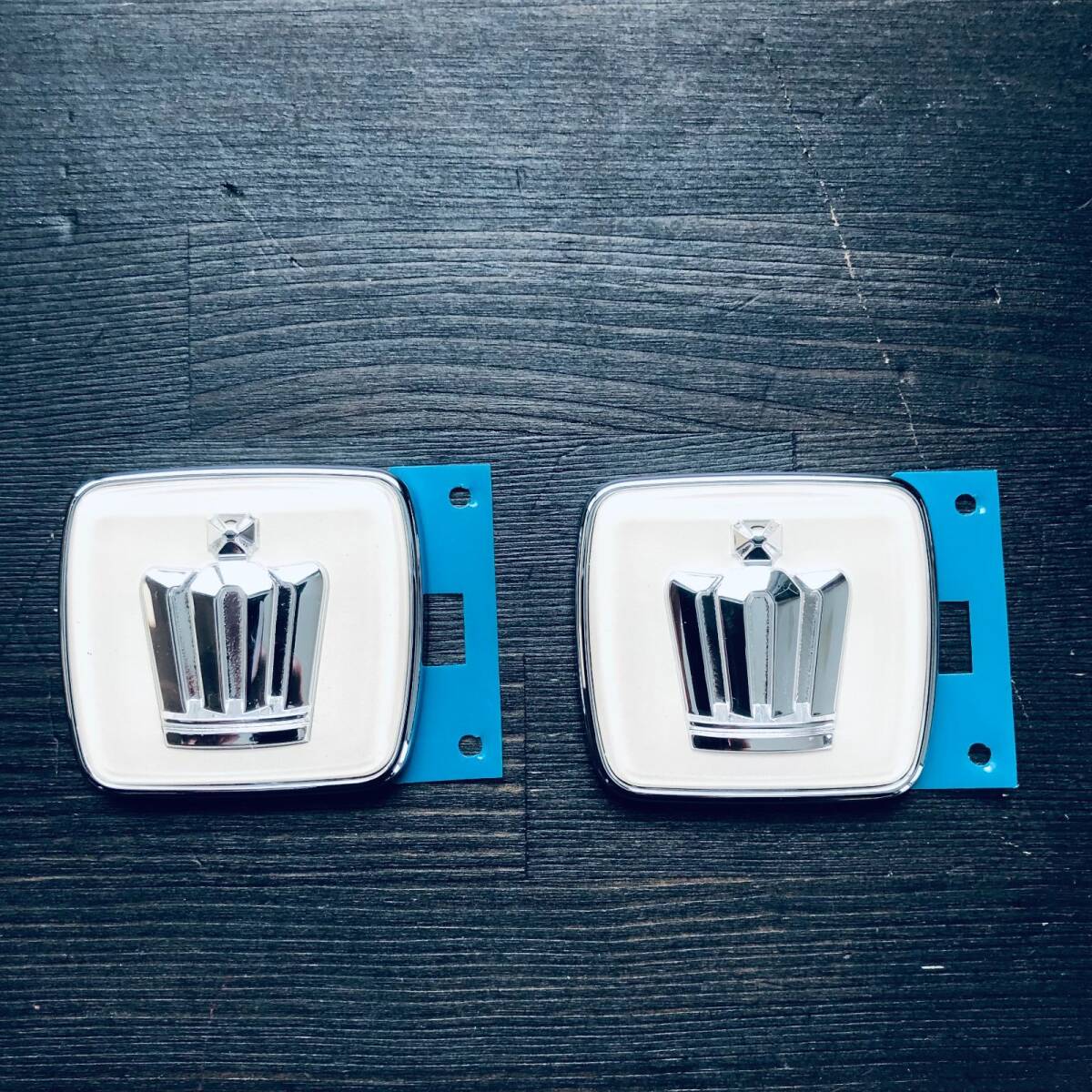 トヨタ 純正 クラウン クォータパネル エンブレム 2個セット EMBLEM QUARTER PANEL TOYOTA LEXUS Genuine JDM OEM メーカー純正品 未使用拍卖