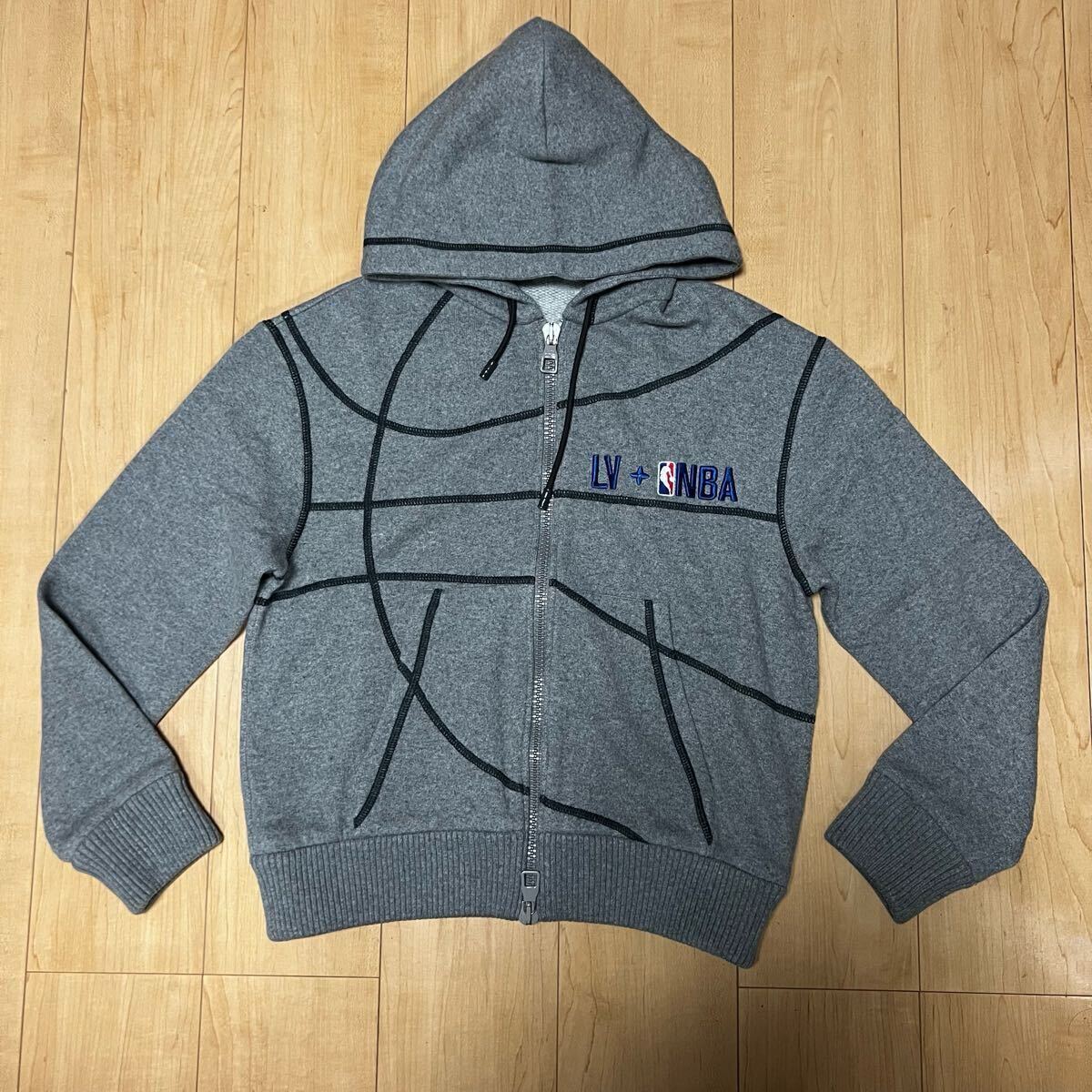 激安 格安 Louis Vuitton ルイ・ヴィトン LV NBA バスケ パーカー ニットパーカー ジップパーカー フーディー グレー イタリア製拍卖