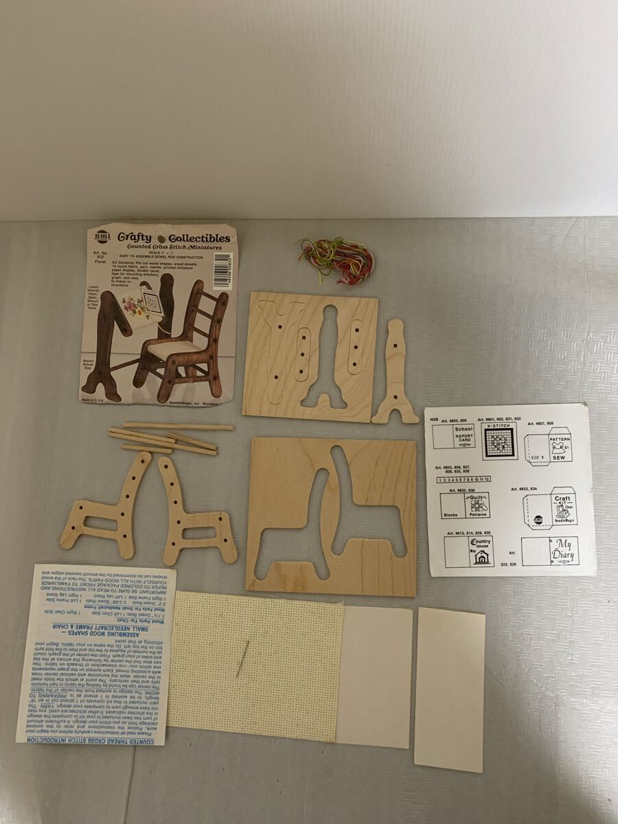 Crafty Collectibles counted Cross Stitch Miniatures ミニチュア家具制作キット/椅子/状態動作未確認/部品取り用/ジャンク扱/経年拍卖
