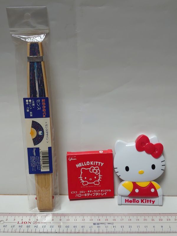 231 ハローキティ せんす 扇子 プチトレイ グリコ ミラー デアゴスティーニ? 希少 レア レトロ拍卖