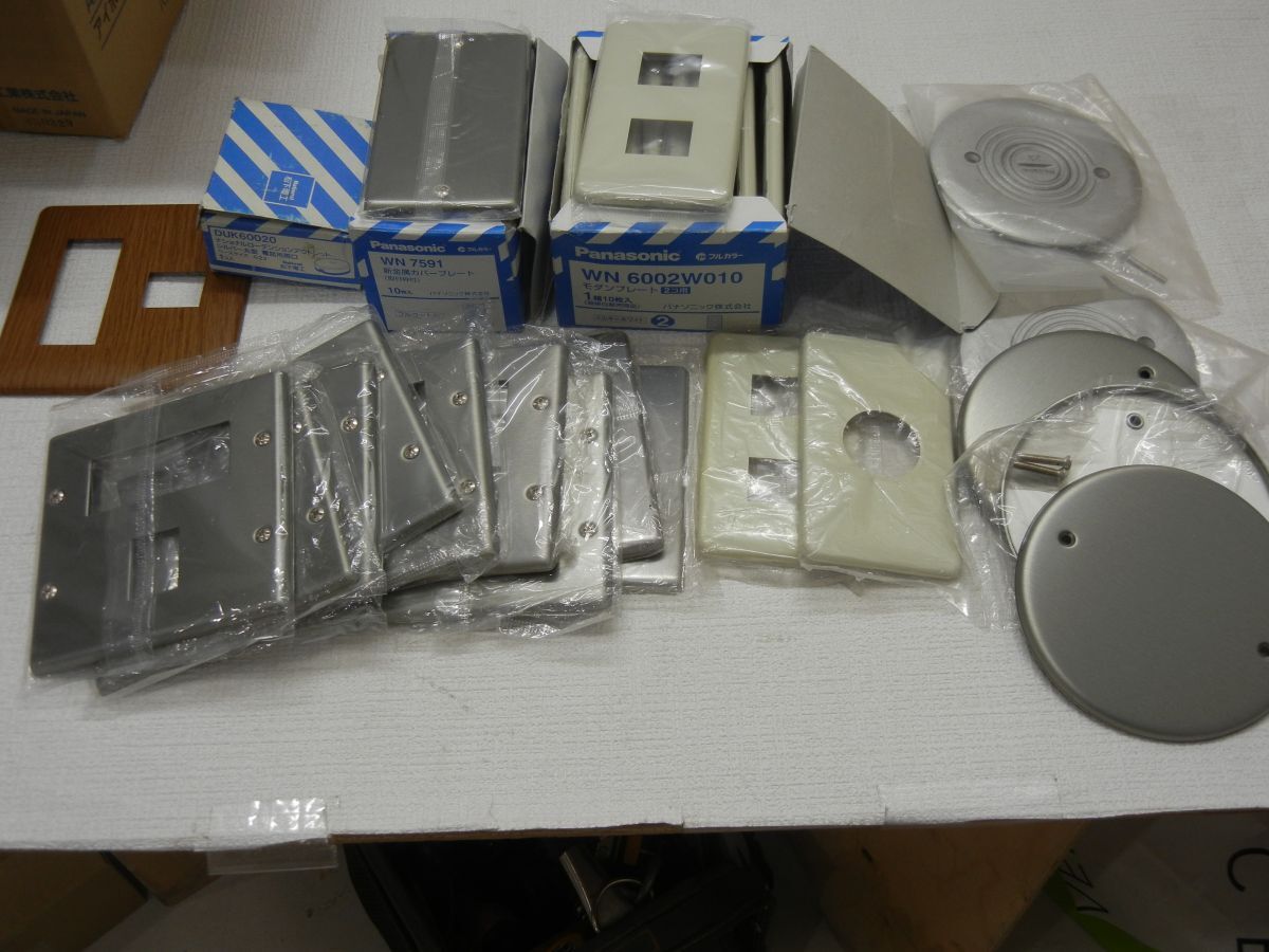 Panasonic WN 6002W010/WN 7591 新金属カバープレート 一部取付枠付/DUK60020 251022A19拍卖