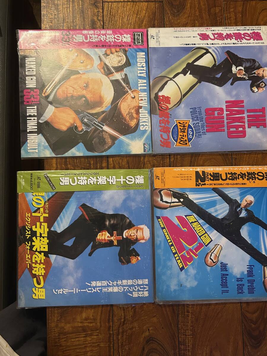 【LD・レーザーディスク】4枚|裸のガンを持つ男~裸の十字架を持つ男|主演:レスリー・ニールセン 拍卖
