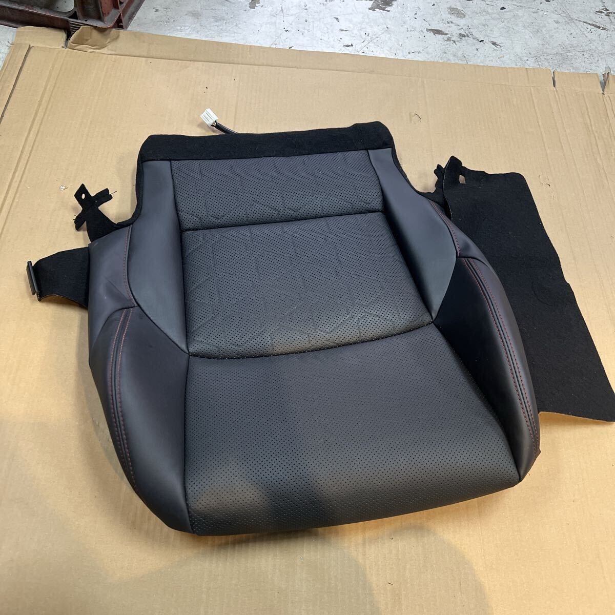 RAV4 ラブフォー純正 運転席座面表皮 AXAH54拍卖