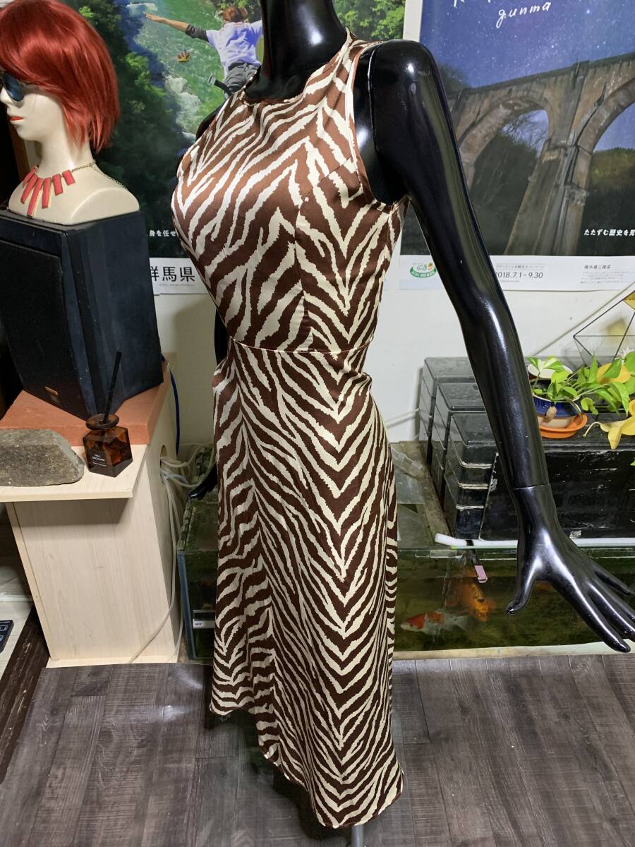 なめらか 光沢 つるつる プリント柄 ワンピ拍卖