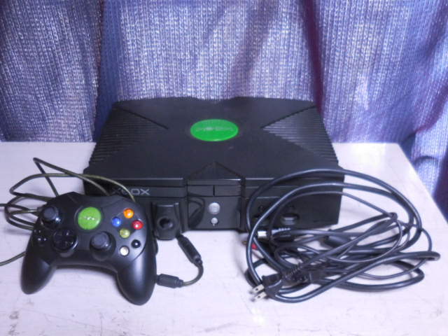ジャンク 通電可 Microsoft マイクロソフト XBOX 本体 初代 エックスボックス 周辺機器あり(※詳しくは画像にてご確認ください)拍卖