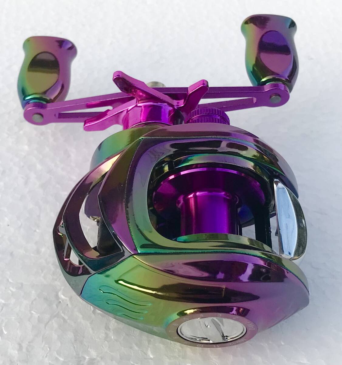 GOTUREベイトリール右☆送料無料☆新品未使用☆SP美クロームレインボー☆ギア比7.2:1☆ベアリング19☆210グラム☆マグネティックブレーキ☆拍卖