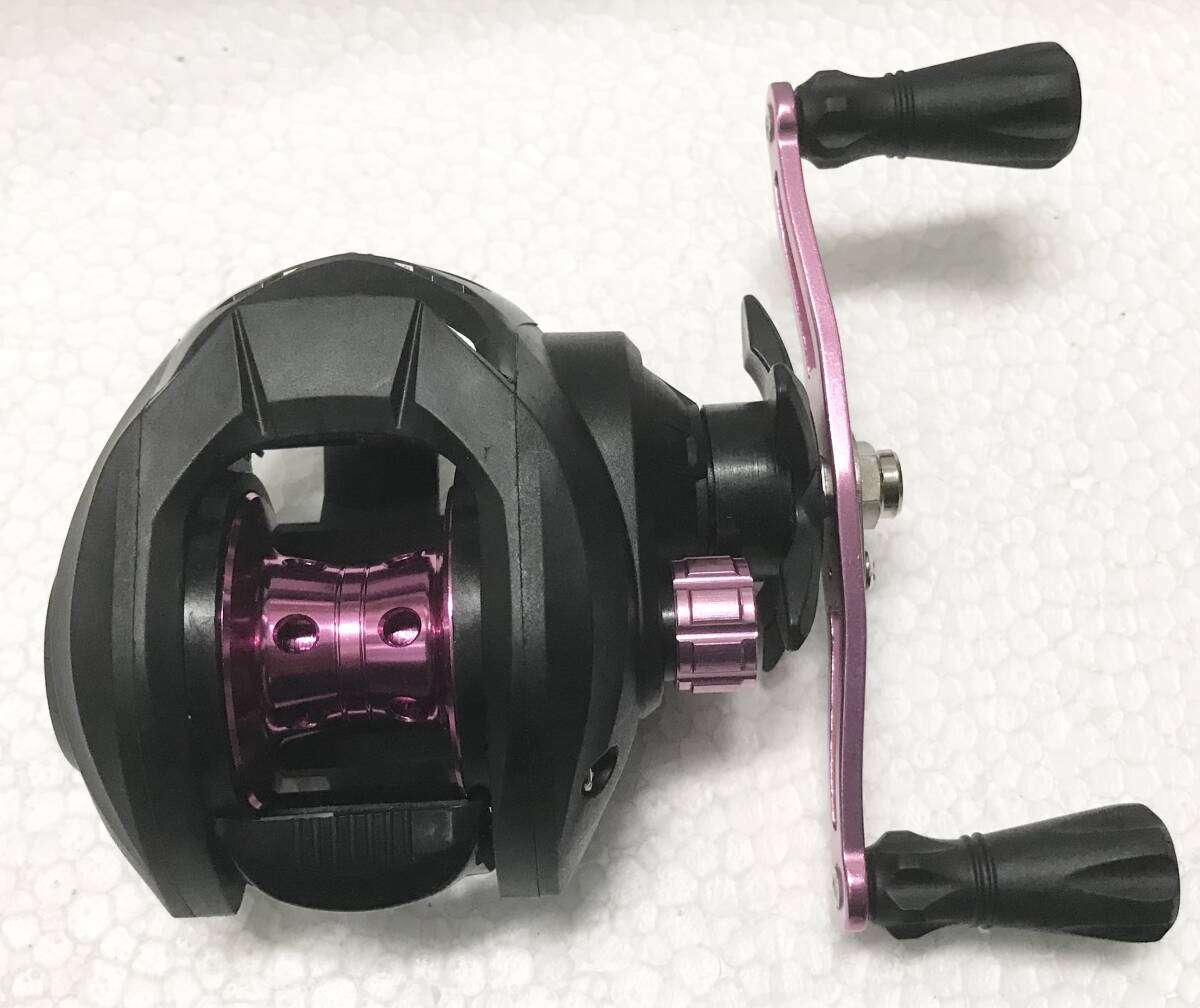 AORACEベイトリール ブラックピンクメタリック右☆送料無料☆新品未使用☆ギア比7.2:1☆ベアリング19☆207グラム☆マグネティックブレーキ拍卖