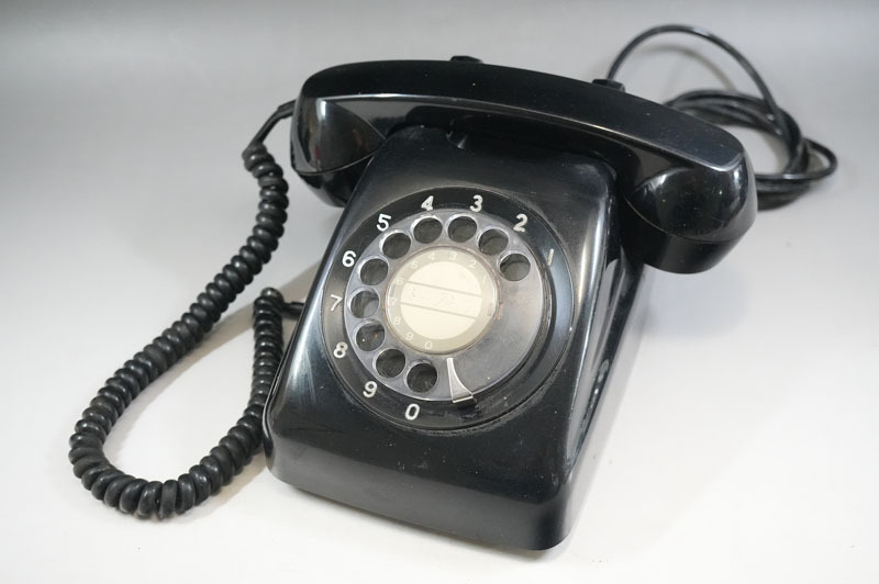 【K651】黒電話 東芝 Toshiba 601-A2 ダイヤル式電話機 卓上式 昭和レトロ アンティーク拍卖