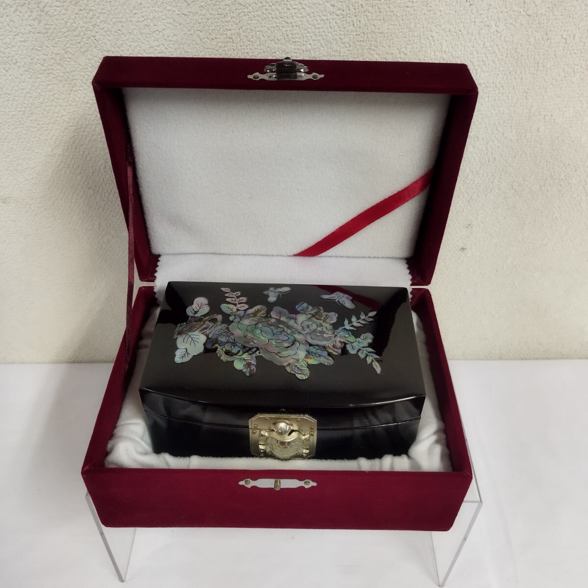 1020B ジュエリーボックス 宝石箱 螺鈿細工 小物入れ 韓国 貝殻装飾 アクセサリーケース 螺鈿 工芸品 牡丹 蝶 亀 雑貨 ケース付き 収納拍卖