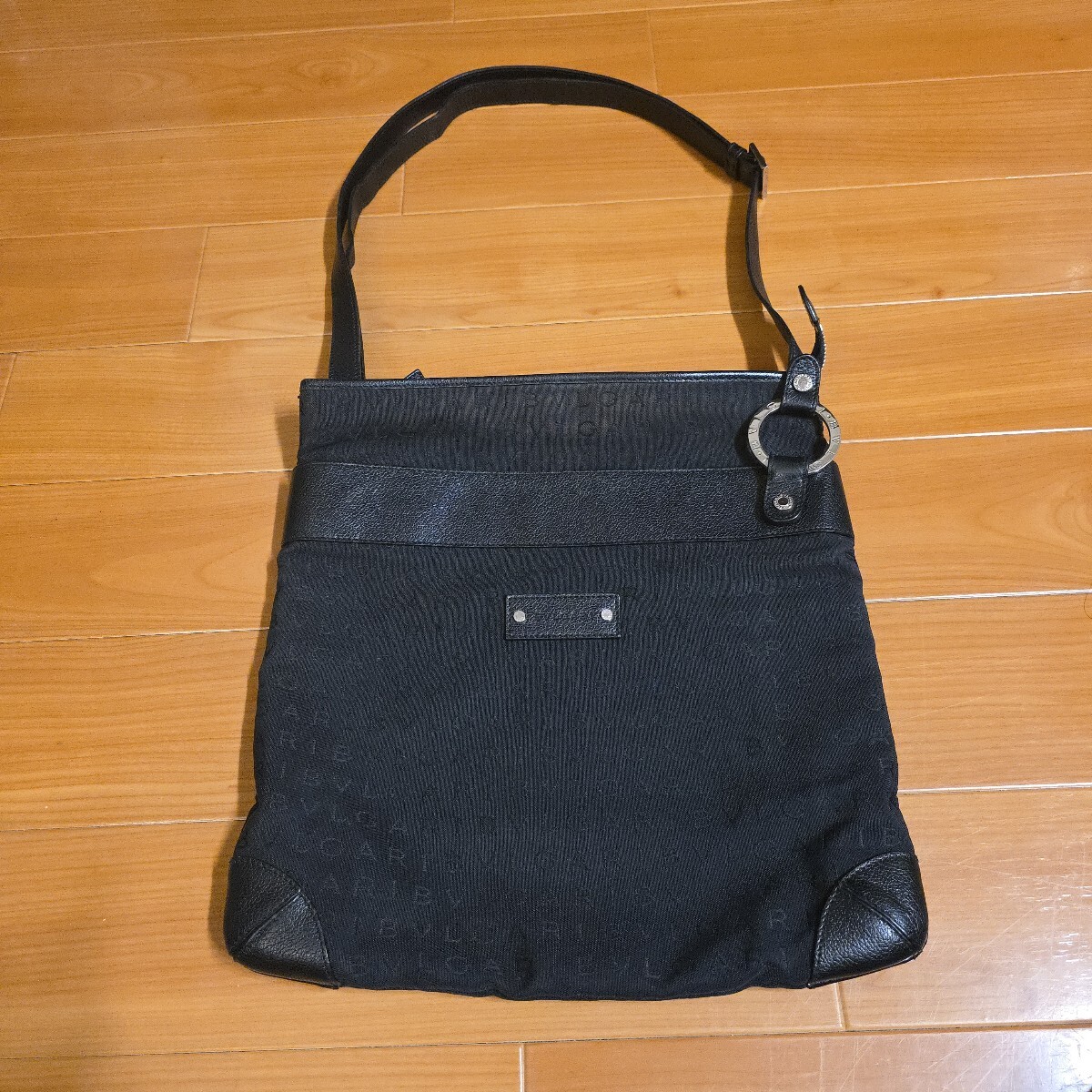 美品|ブルガリ ショルダーバッグ ブラック ロゴマニアメンズ - バッグ拍卖