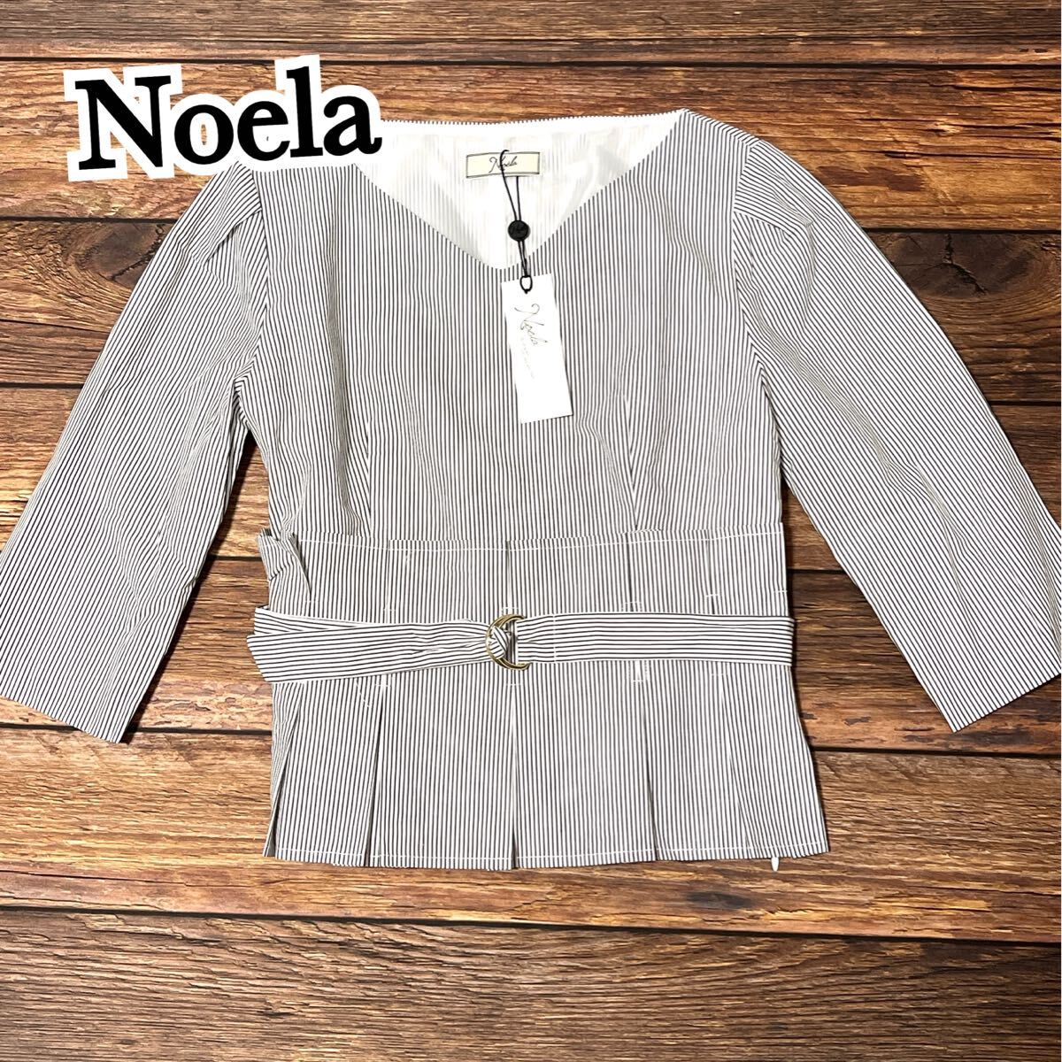 新品 未使用 Noela ノエラ ブラウス プルオーバー レディース トップス Vネック プリーツ ストライプ ウエストベルト付き ホワイト フリー拍卖