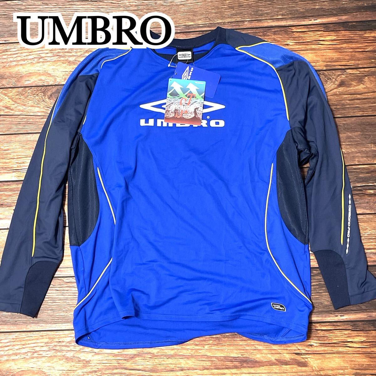 新品 未使用 UMBRO アンブロ シャツ トレーニングシャツ 長袖 スポーツウェア サッカー ストレッチ 防寒 ニットファブリック ブルー XL拍卖