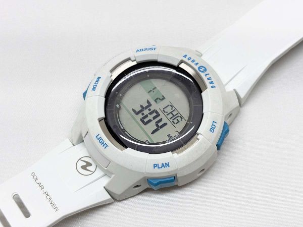 AQUALUNG アクアラング カルム Kalm 画面保護付き ダイコン ダイブコンピューター ダイビング 10KL23K拍卖