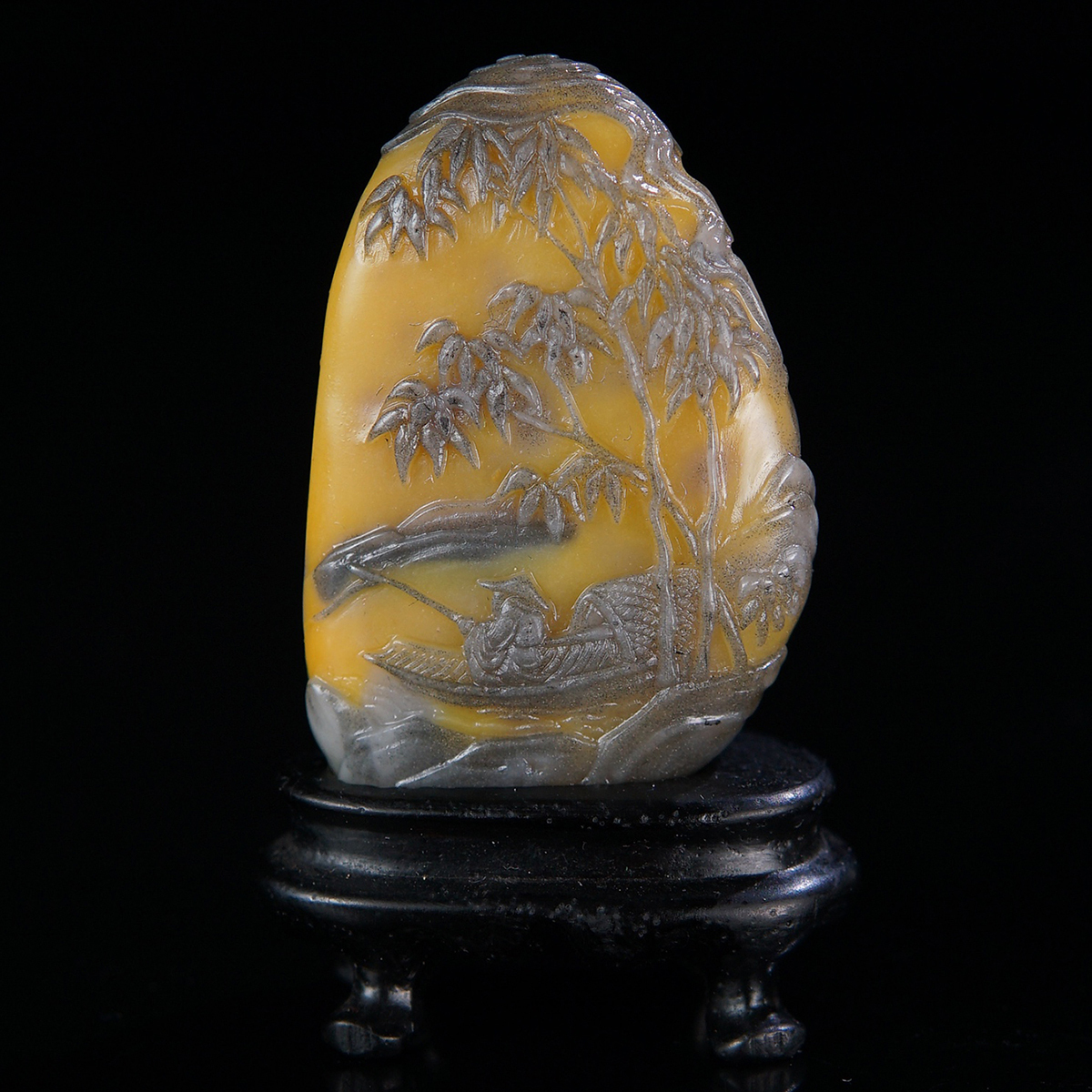 ▽鴻▽金石篆刻 寿山烏鴉皮田黄石彫 垂釣置物 台座付き 時代物 中国古美術 骨董品拍卖