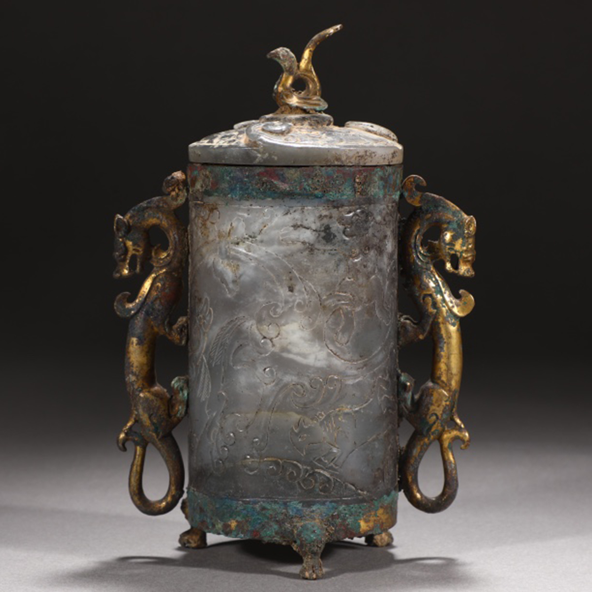 ▽鴻▽漢時代 青銅鍍金 嵌め高古和田玉 朱雀踏虎紋双魑耳杯 時代物 中国古美術 骨董品拍卖