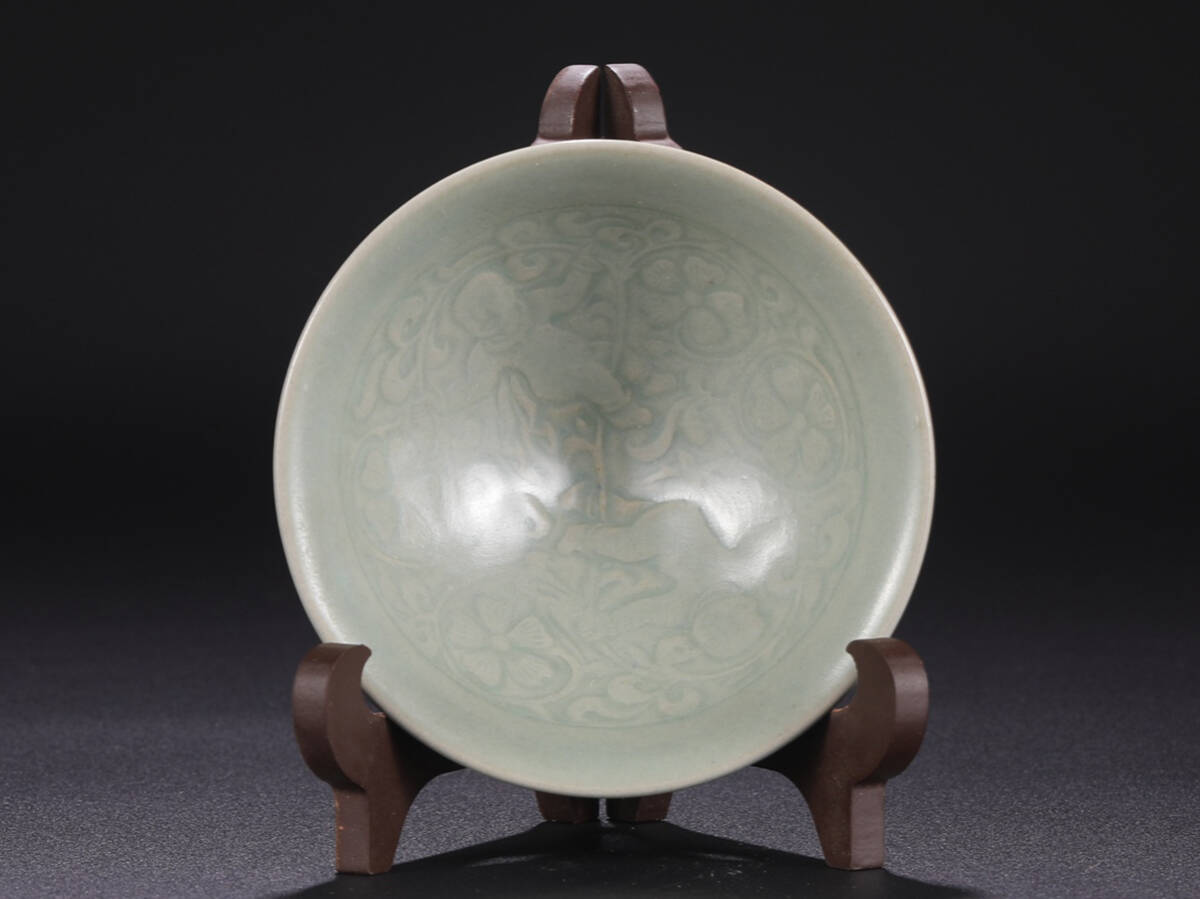 ▽鴻▽北宋朝時代 陶磁器 耀州窯剔刻嬰戯図斗笠盞 時代木箱付き 染付 時代物 中国古美術 骨董品拍卖