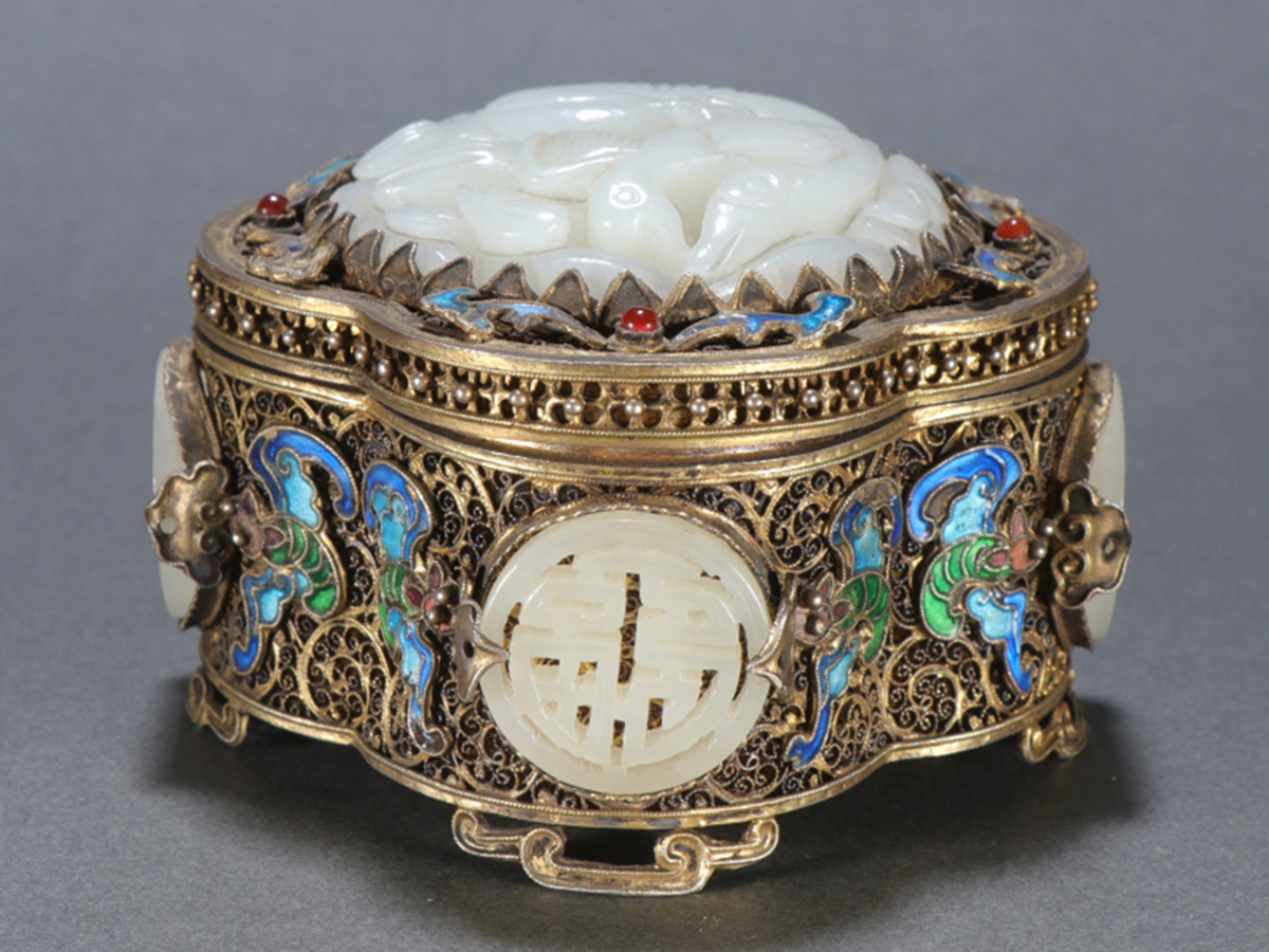 ▽鴻▽清時代 銀金製 花絲焼藍 嵌め和田玉彫 福在眼前紋蓋盒 時代物 中国古美術 骨董品拍卖