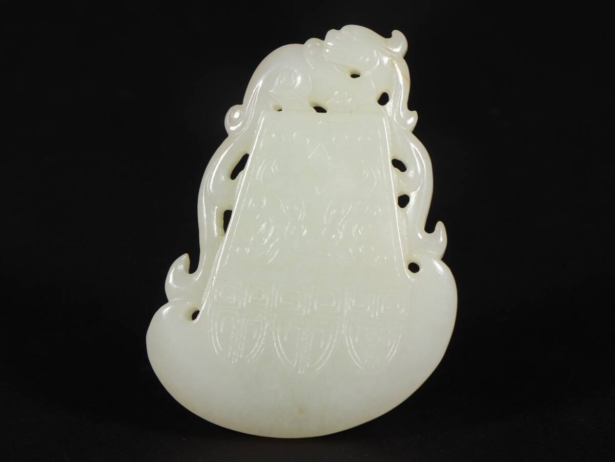 ▽鴻▽ 清朝時代 和田玉 白玉彫 府上有龍佩 時代物 中国古美術 骨董品拍卖