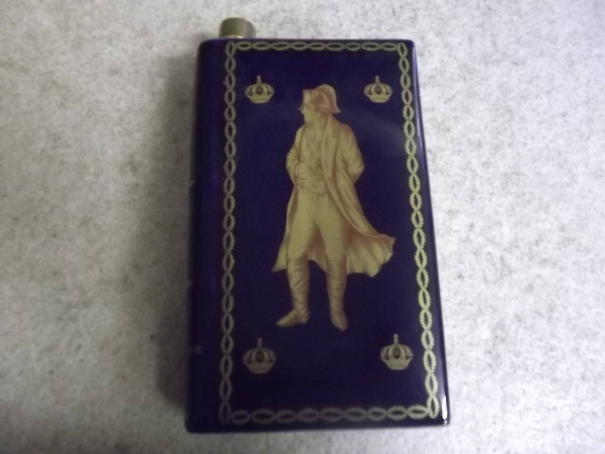 j265 古酒 CAMUS カミュ NAPOLEON ナポレオン ブック 陶器ボトル 青 コニャック ブランデー 未開栓拍卖