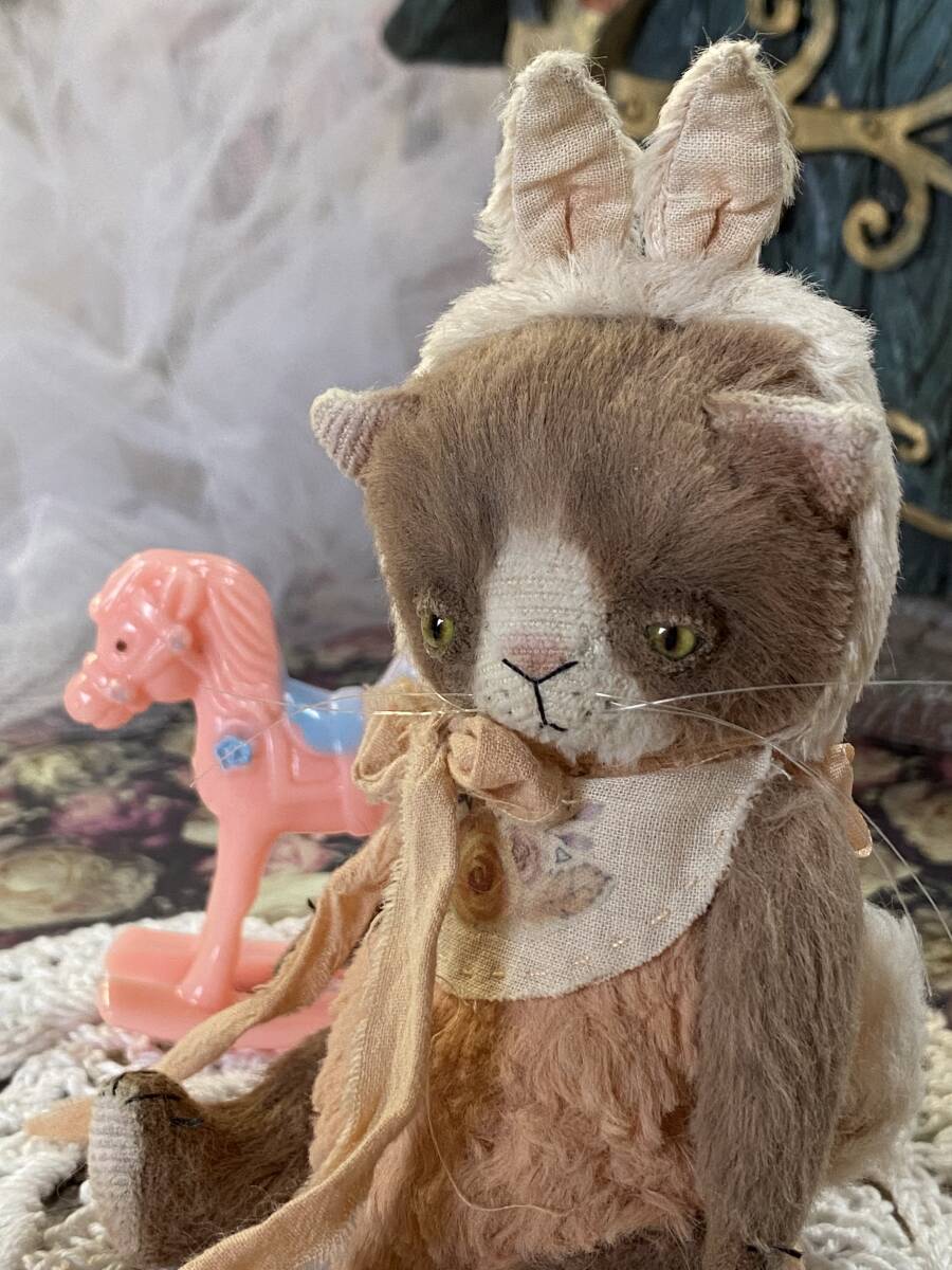 Cozy Josie様(ロシアよりアーティスト様)アンティーク的な子猫 アーティストベア テディベア ハンドメイド 中古品拍卖