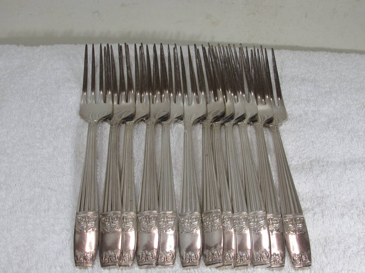 銀製 大ぶり フォーク EP ニッケルシルバー 重さは60g 長さが19,7cm 厚さ2,5mm 12本 中古美形拍卖