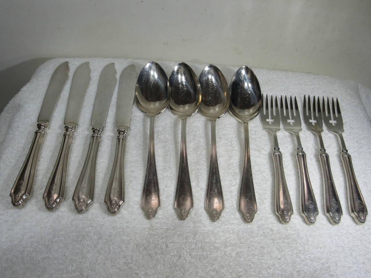 銀製品 食器メーカーMEIDI-YA E,P,E,S COMMUNTTY スプーン/重さが70g /ナイフ70g/フォーク50g 12本 中古美形拍卖