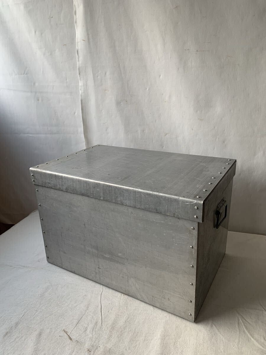 持ち手付蓋付アルミケース 古道具アンティークビンテージインダストリアル工業系昭和レトロインテリアディスプレイ収納整理小物入店舗什器拍卖