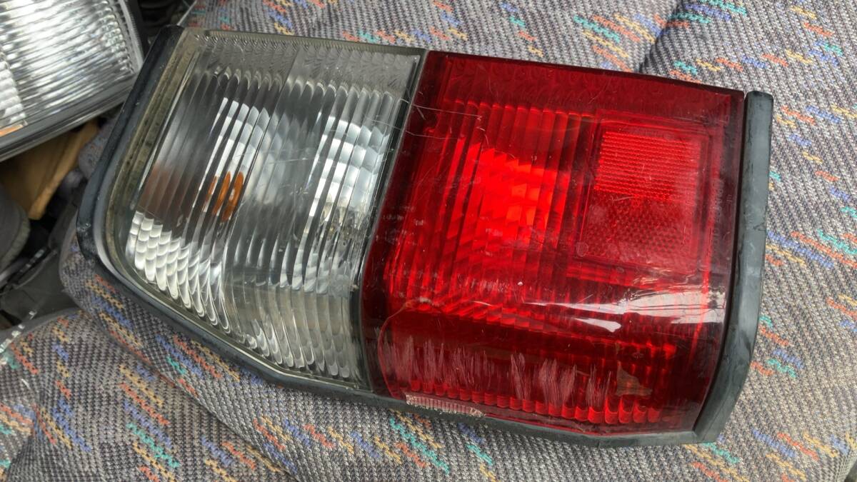 ☆H19 SK82VN バネット ボンゴ L左テールランプ 中古☆拍卖