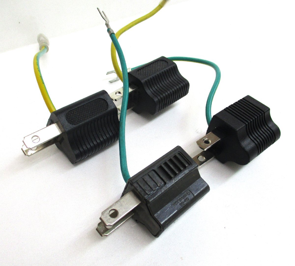 ★101706 変換アダプター 3P→2P 4個 HONGLIN HL-074/HIRAKAWA CM-33/BUFFALO YL-212 125V 15A 変換プラグ 中古 ★拍卖