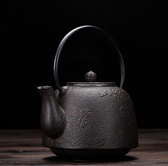 新入荷 南部鉄器 老鉄瓶 桜の花 急須 提梁壺 対応 鉄やかん 鉄分補給 鉄びん 1.1L拍卖