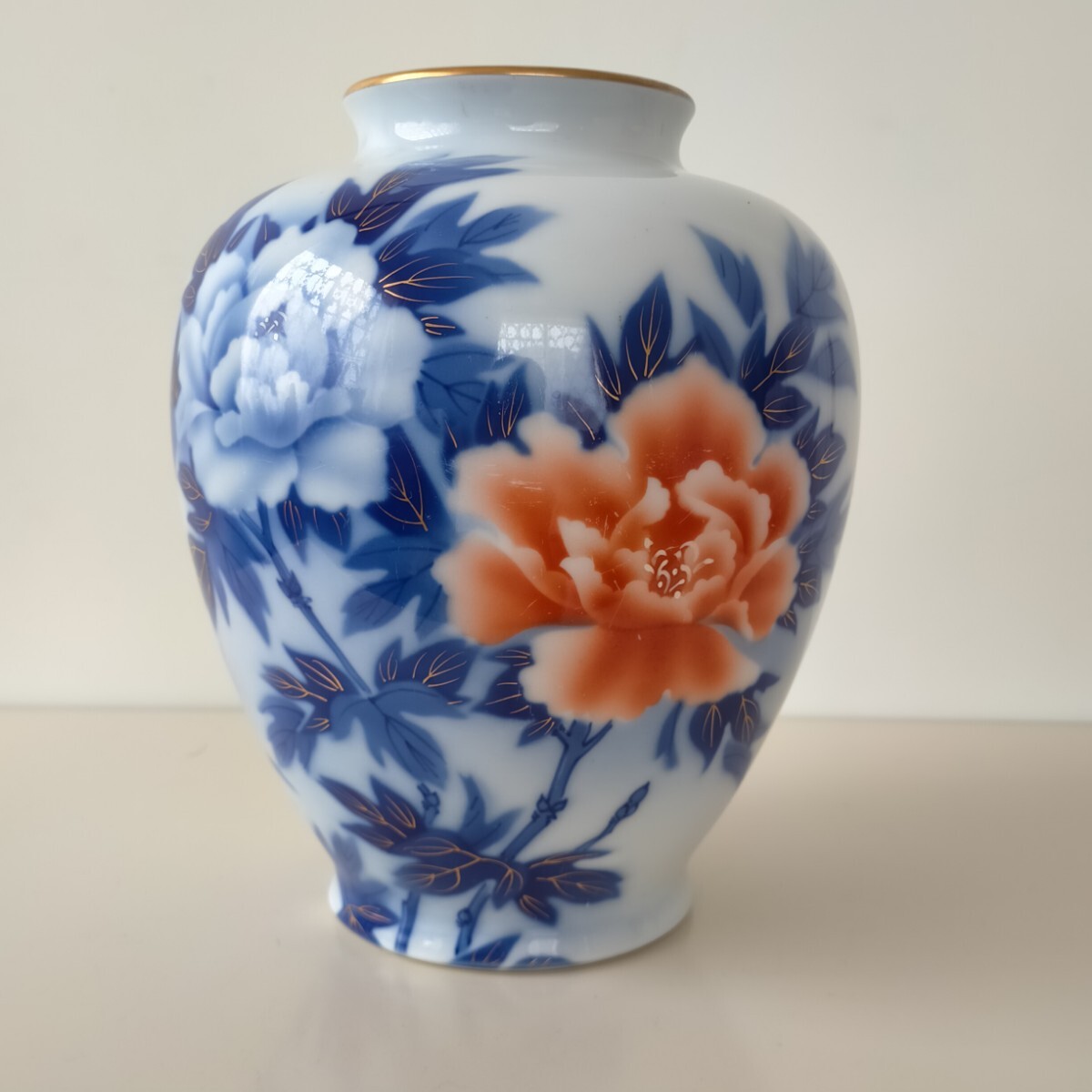 深川製磁  芙蓉の花々  上品な花入れ   わずかに擦れありのためお安く拍卖