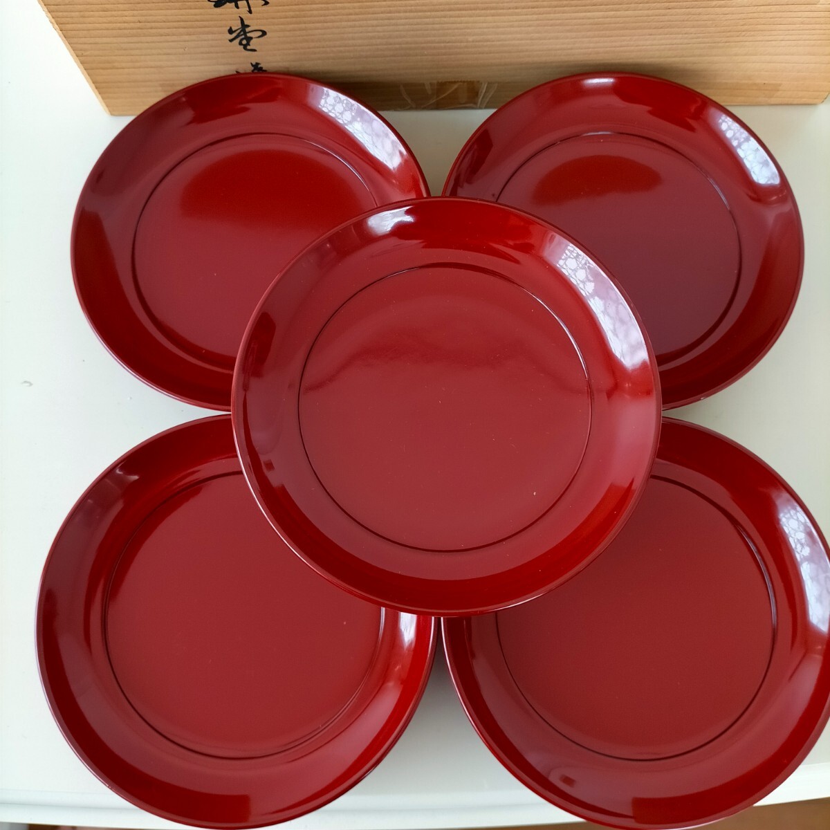 未使用化粧箱いり  越前塗 光琳堂 椿皿  古代朱色?  5客揃い   茶道 懐石  おもてなし  拍卖