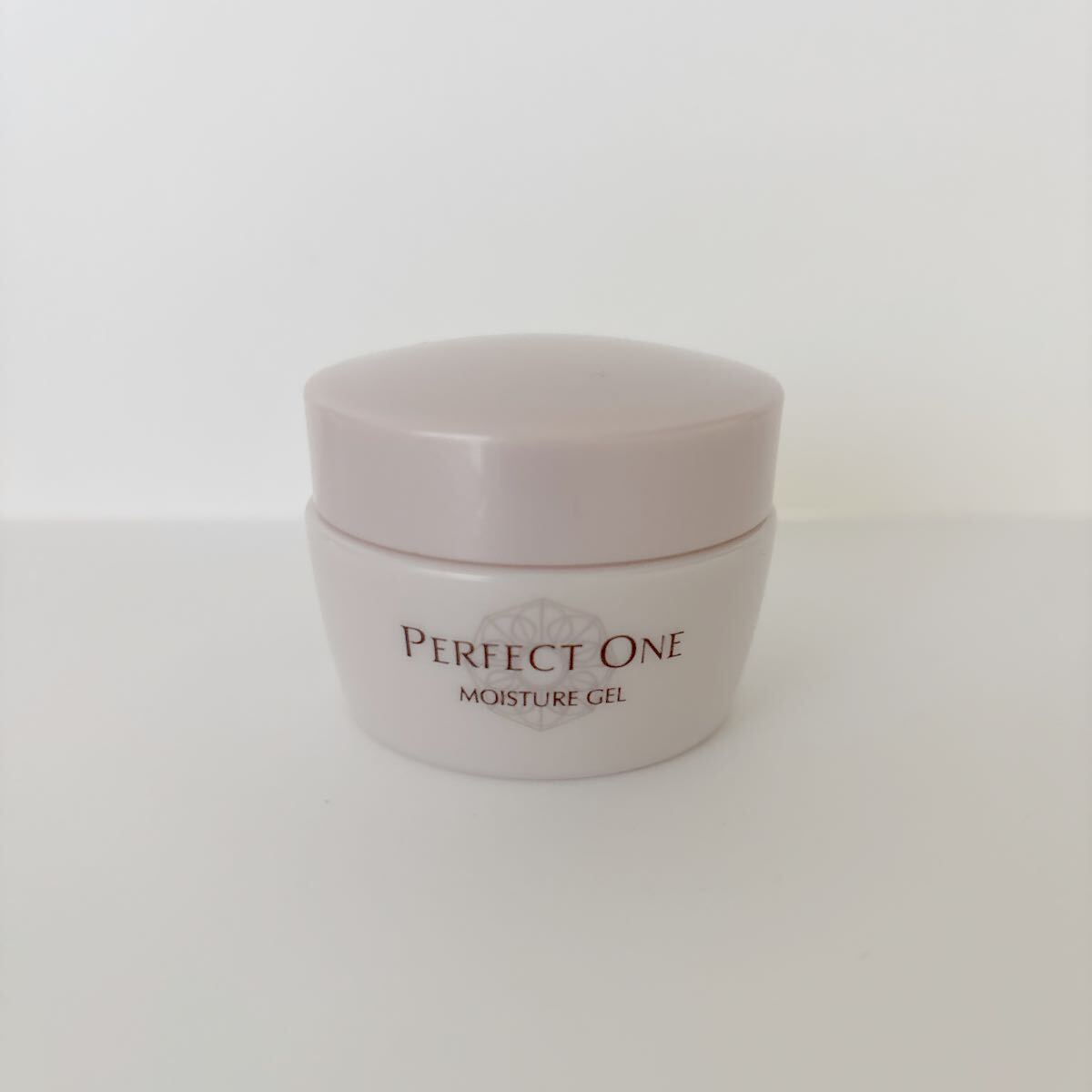 パーフェクトワン / モイスチャージェル 20g 美容液ジェル 化粧水 乳液 クリーム 美容液 パック 化粧下地効果のオールインワンジェル拍卖