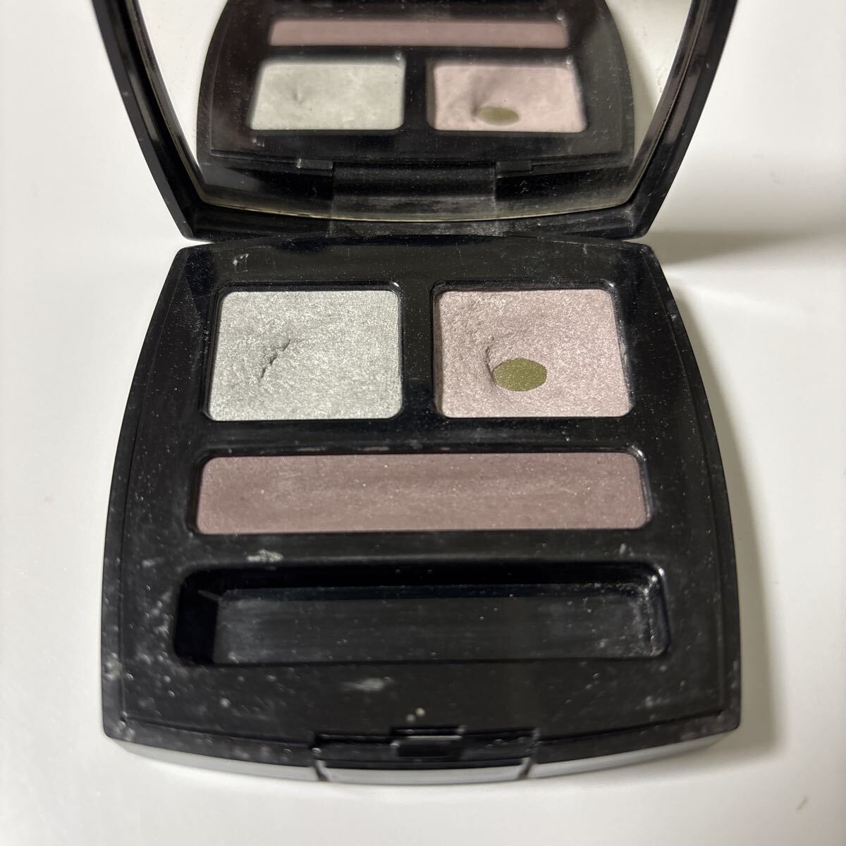 CHANEL シャネル インタンシテ・ドンブル アイシャドウパレット 20:セレスト シルバー、パープル、ダークパープル拍卖