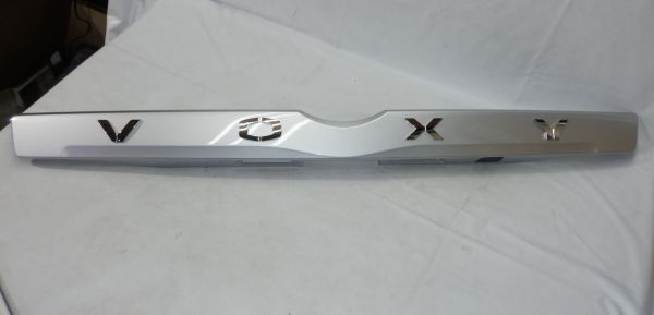 NHM5Xc10★ZRR70W★ZRR75W★ヴォクシー★★リアガーニッシュ★★76801-28370★シルバー★未使用★フィニッシャーパネル★迅速発送★送料安拍卖