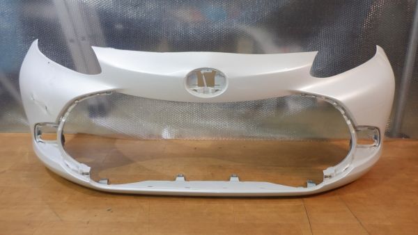 MLF5Xc09★MXPK10★MXPK11★MXPK15★MXPK16★アクア★前期★★純正フロントバンパー★★52119-52D30★パール★要補修★拍卖