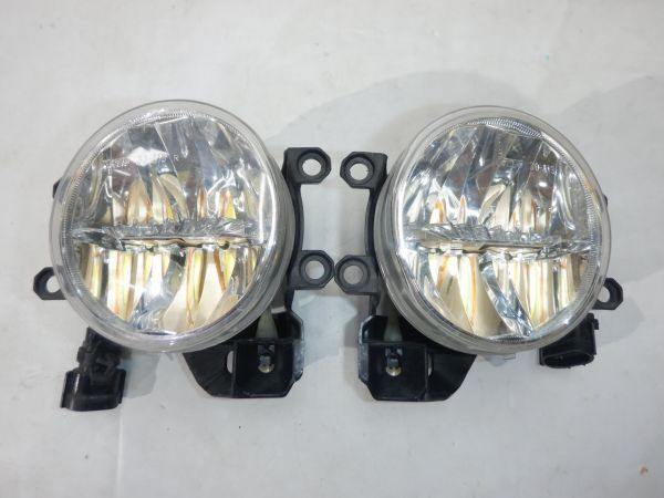 NMI5Xc02★ARS210★AWS210★AWS211★GRS210★GRS211★GRS214★210系★クラウン★★純正LEDフォグランプ★★左右セット★KOITO 30-413★拍卖