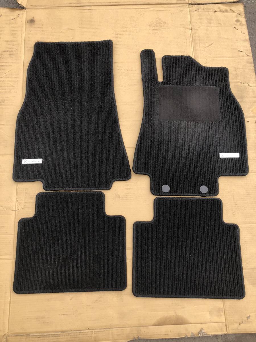 送料無料 メルセデスベンツ B200 RHD 純正 フロアマット 中古拍卖