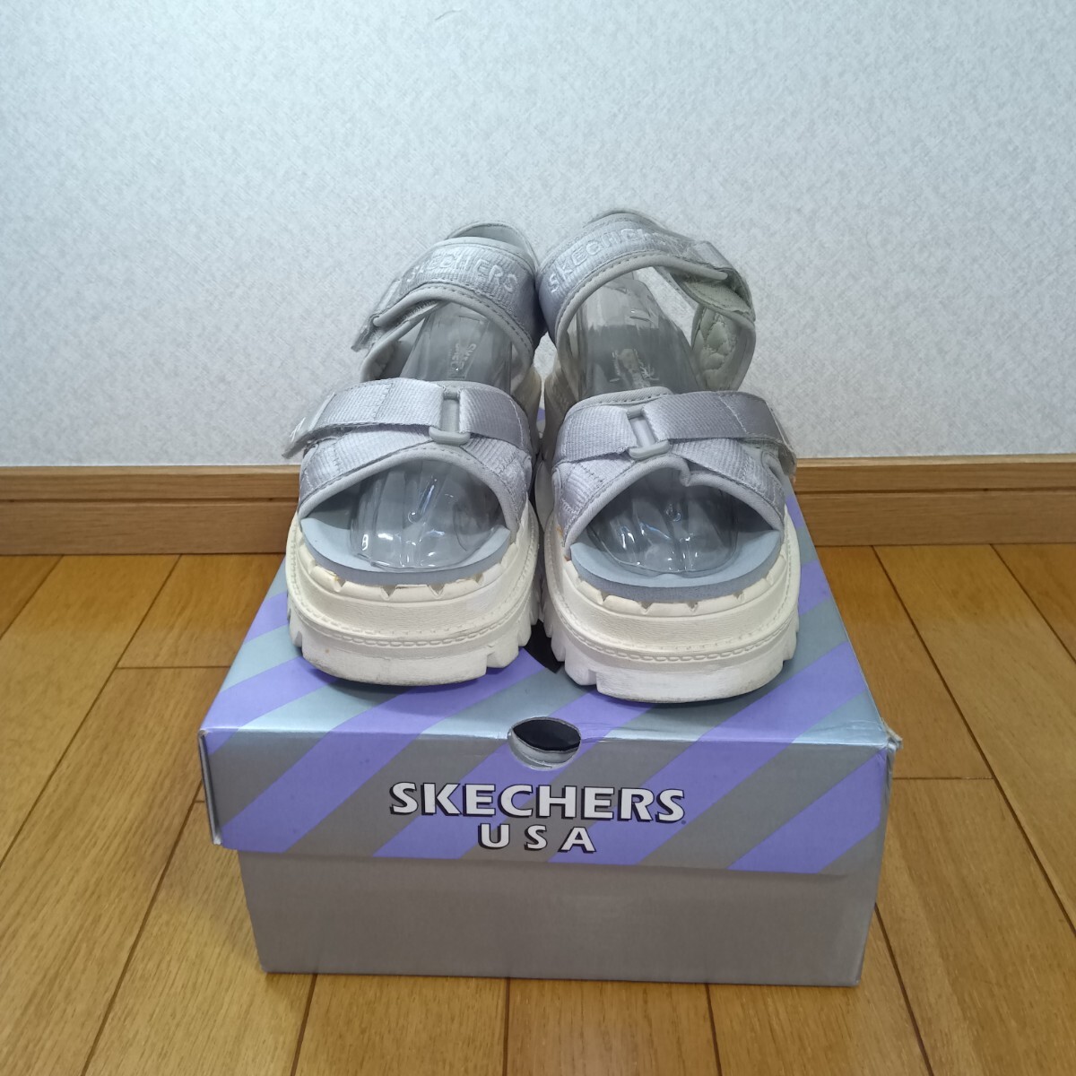 SKECHERS スケッチャーズ RIVER JAMMERS W8 (25cm) 厚底 シルバー マジックテープ サンダル (志)拍卖