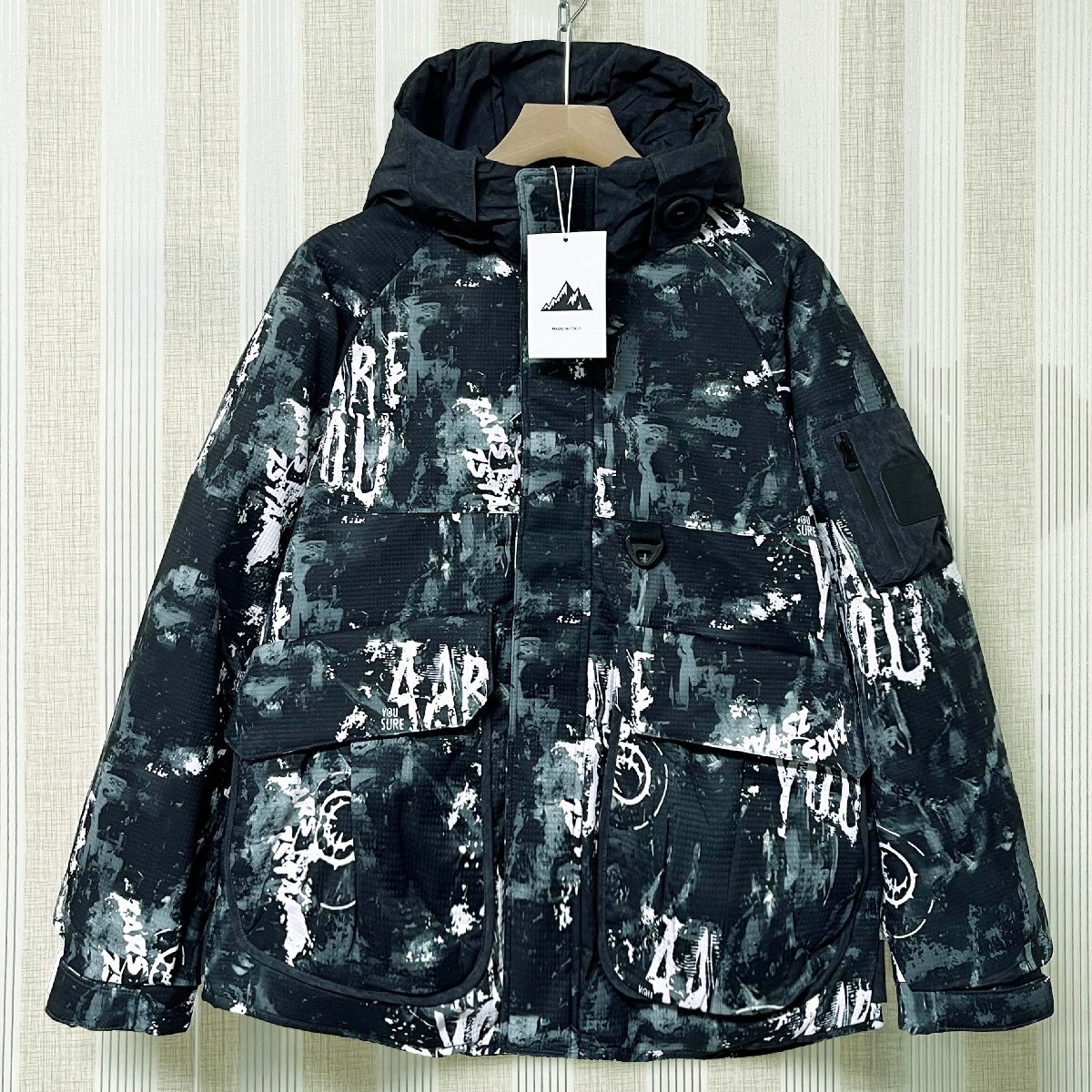 ダウンジャケット イタリア 製造 ダックダウン90% 防風 防寒 フード付 ゆったり 落書き ストリート マウンテンパーカー コート 秋冬 SIZE:L拍卖
