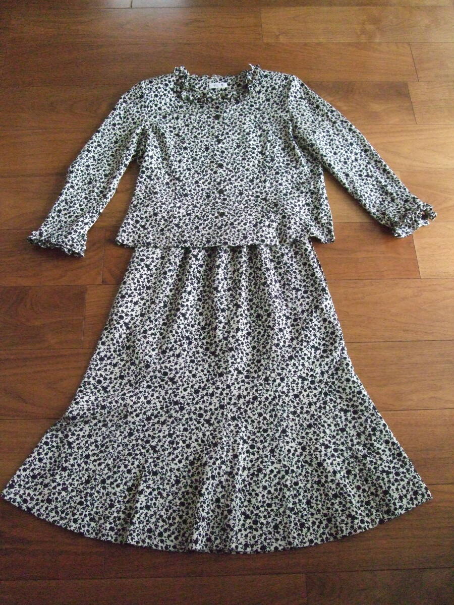 超美品 縮緬・小花模様ブラウススーツ サイズL拍卖