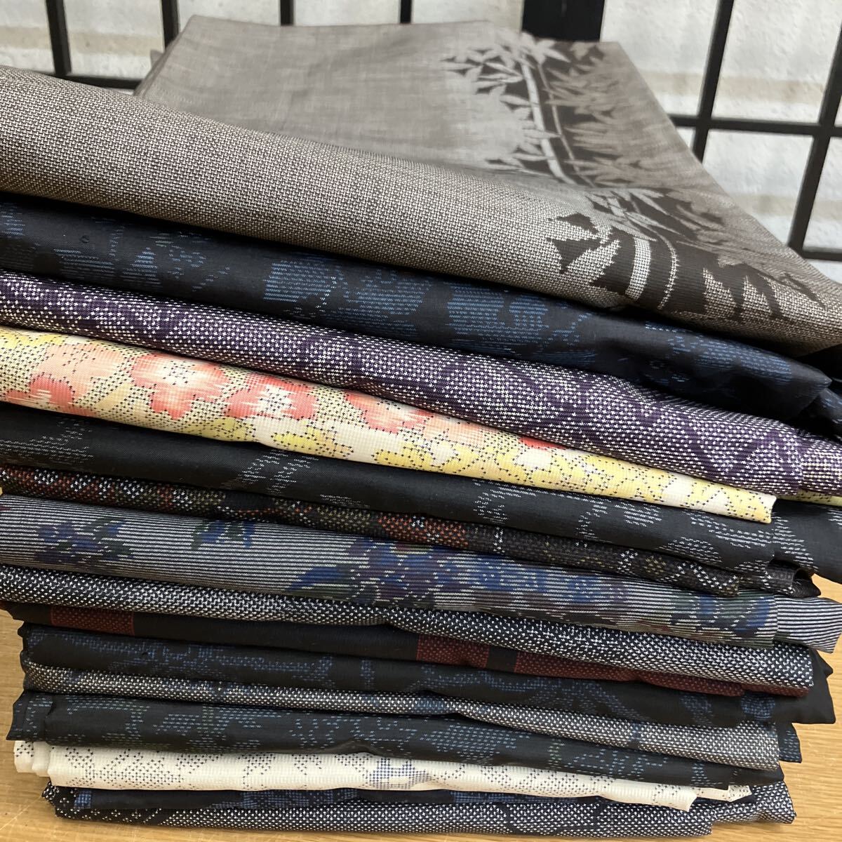 一右衛門 No2453 本場大島紬 15枚 まとめ売り大処分 茶泥 白大島 7マルキ 大島紬 本場大島紬拍卖