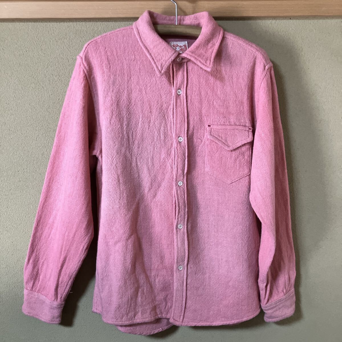 ガイジンメイド、手織りウール生地シャツ ピンク/Lサイズ拍卖