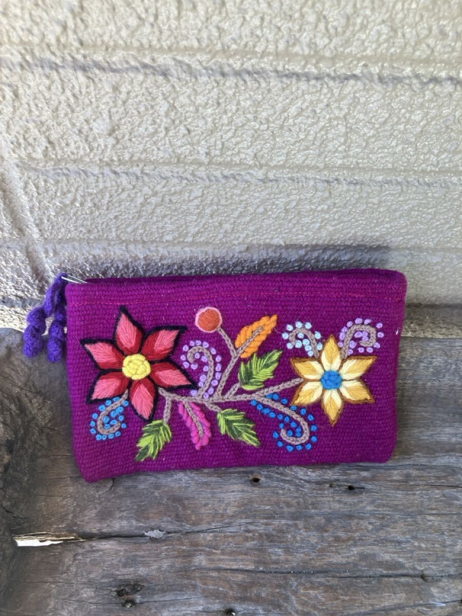 ガイジンメイド、手織りウール花柄刺繍ZIPポーチ パープル拍卖