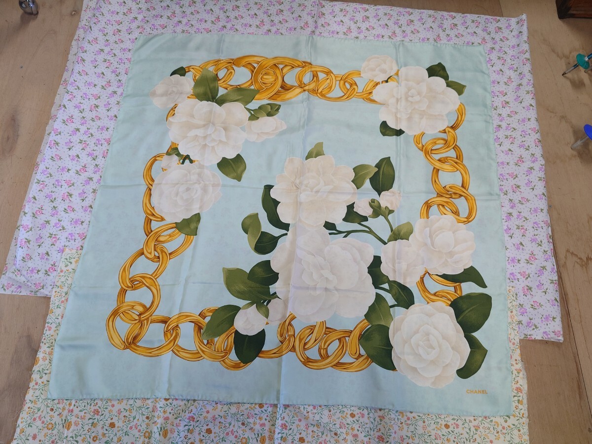 ● CHANEL シャネル ヴィンテージ スカーフ シルク カメリア ゴールド チェーン モチーフ ペールブルー 大判 約95×95cm 中古 ④拍卖